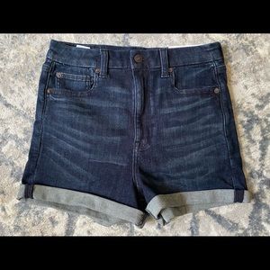 American Eagle Next Level Curvy High Waist short